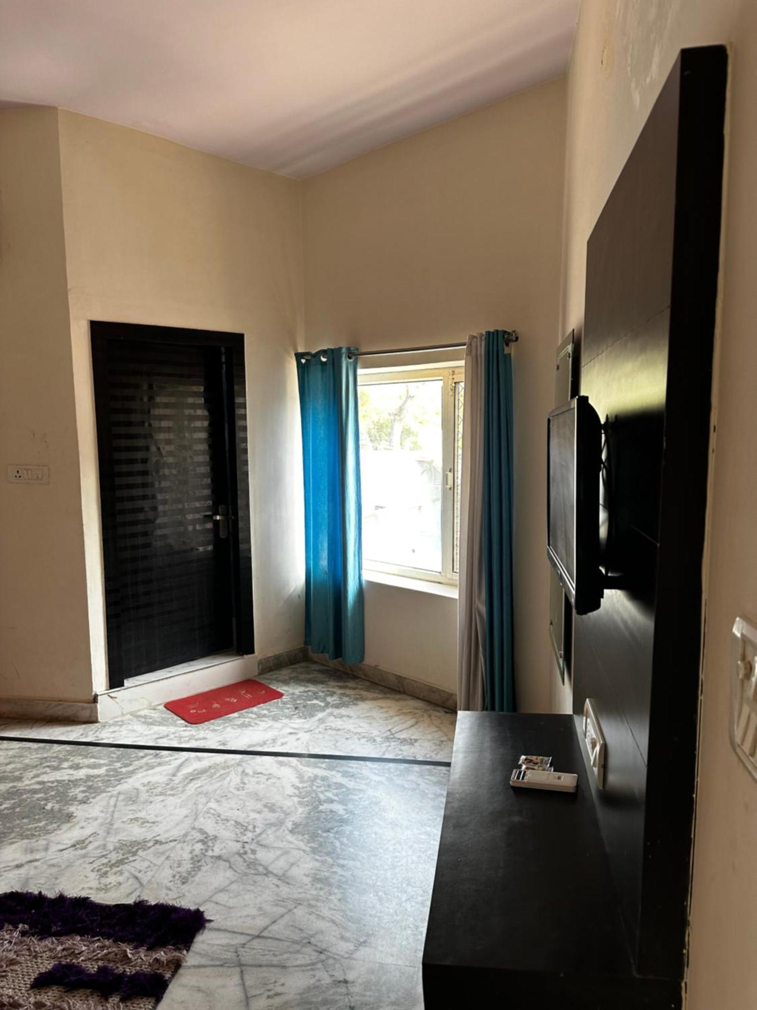Taj Castle A Boutique Homestay Агра Екстериор снимка