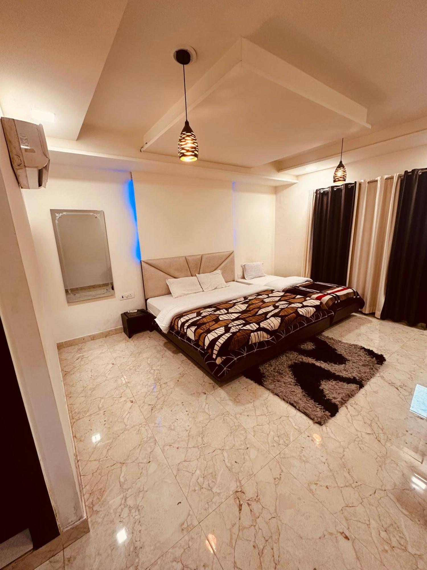 Taj Castle A Boutique Homestay Агра Екстериор снимка